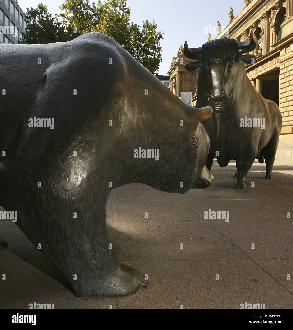 Der Bulle und der Bär-Skulptur vor der Deutschen Börse in Frankfurt am Main, Deutschland Stockfoto