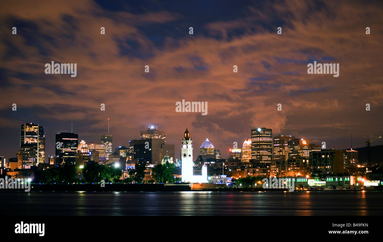 Montreal-Skyline bei Nacht, Quebec, Kanada. Stockfoto