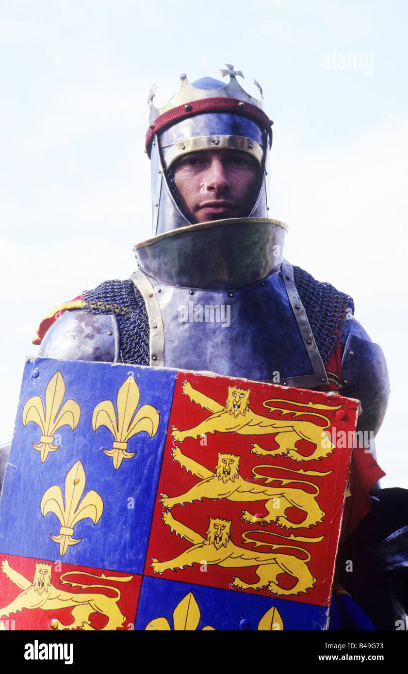 Mittelalterliche Ritter König Prinz historische Re-Enactor königliche ...