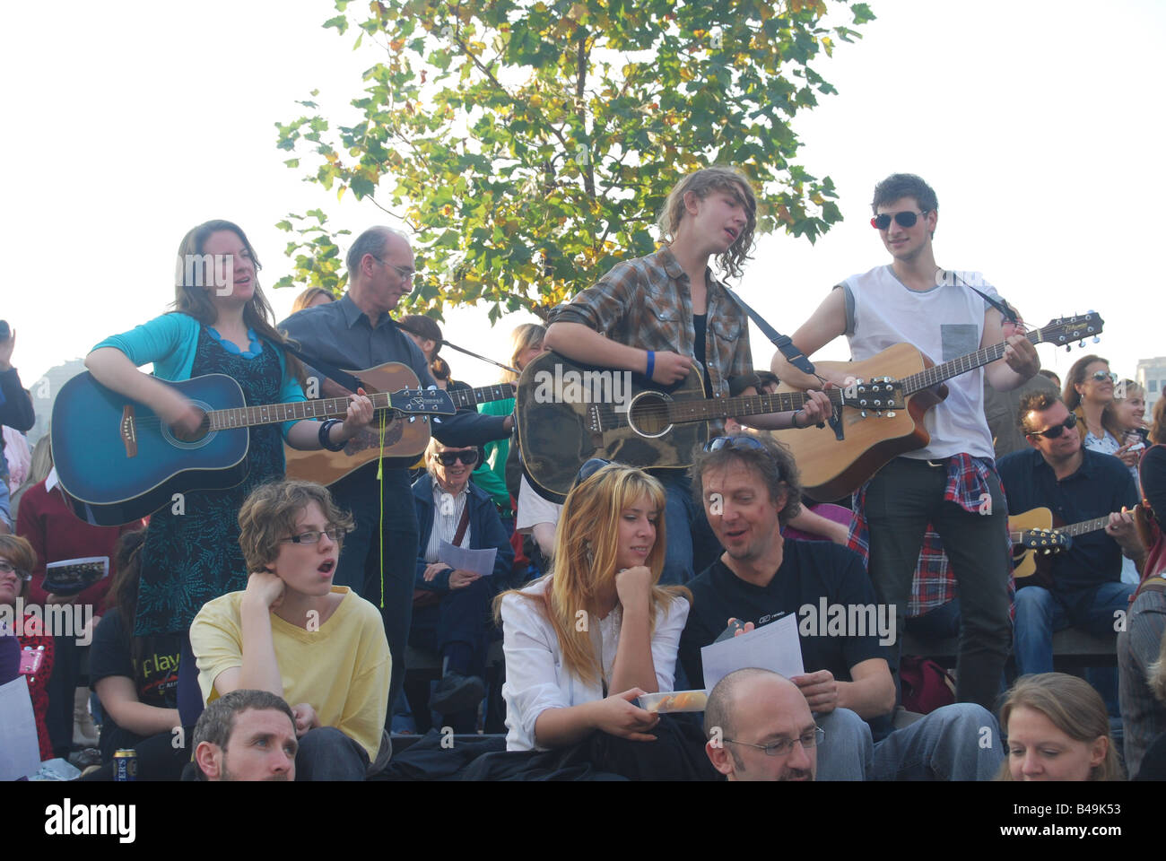 "große Busk" "Billy Bragg" London Thames festival Stockfoto