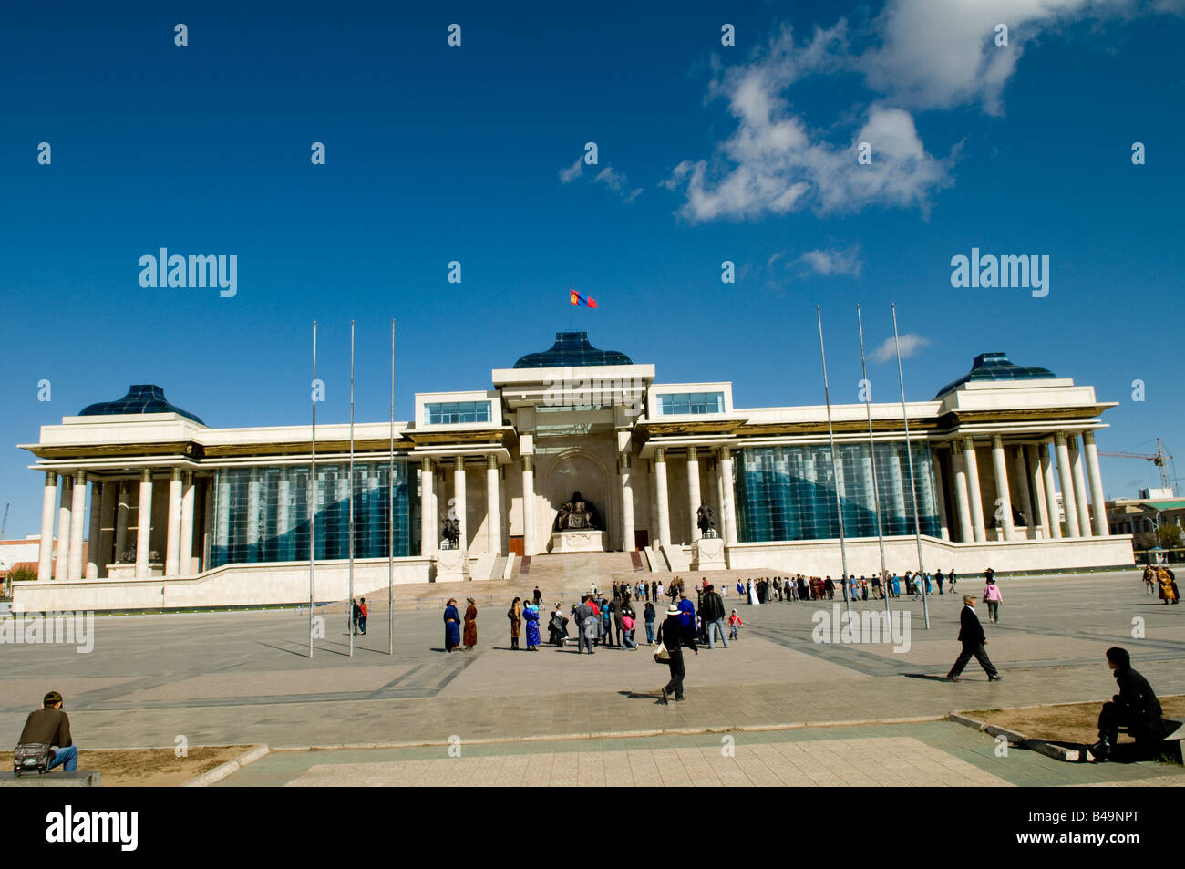 Das Parlamentsgebäude in Sukhbattar Platz im zentralen Ulaan Battar, Mongolei Stockfoto