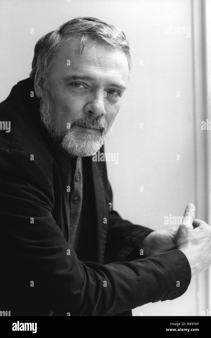 Dalos, György, * 1943, ungarische Autor / Schriftsteller, halbe Länge, 2005 Stockfoto