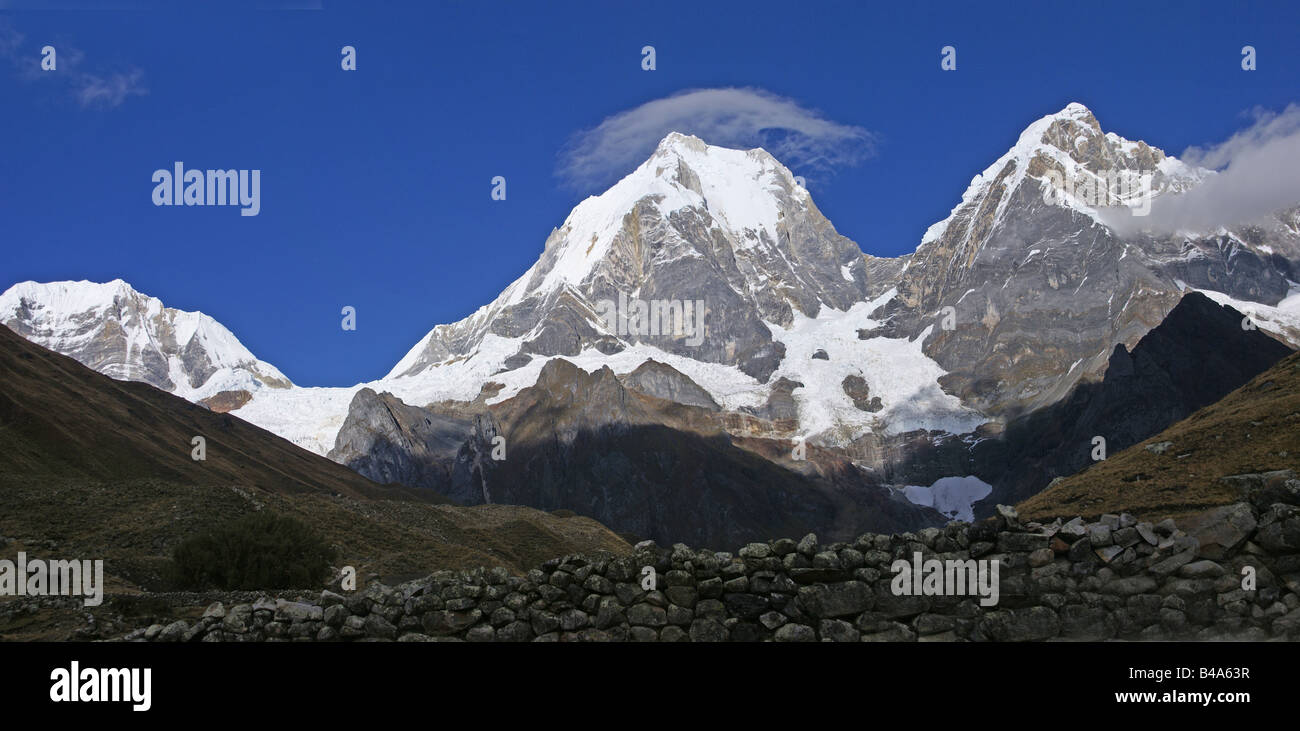 Panorama Cordillera Huayhuash Yerupaja Peru Südamerika Stockfoto