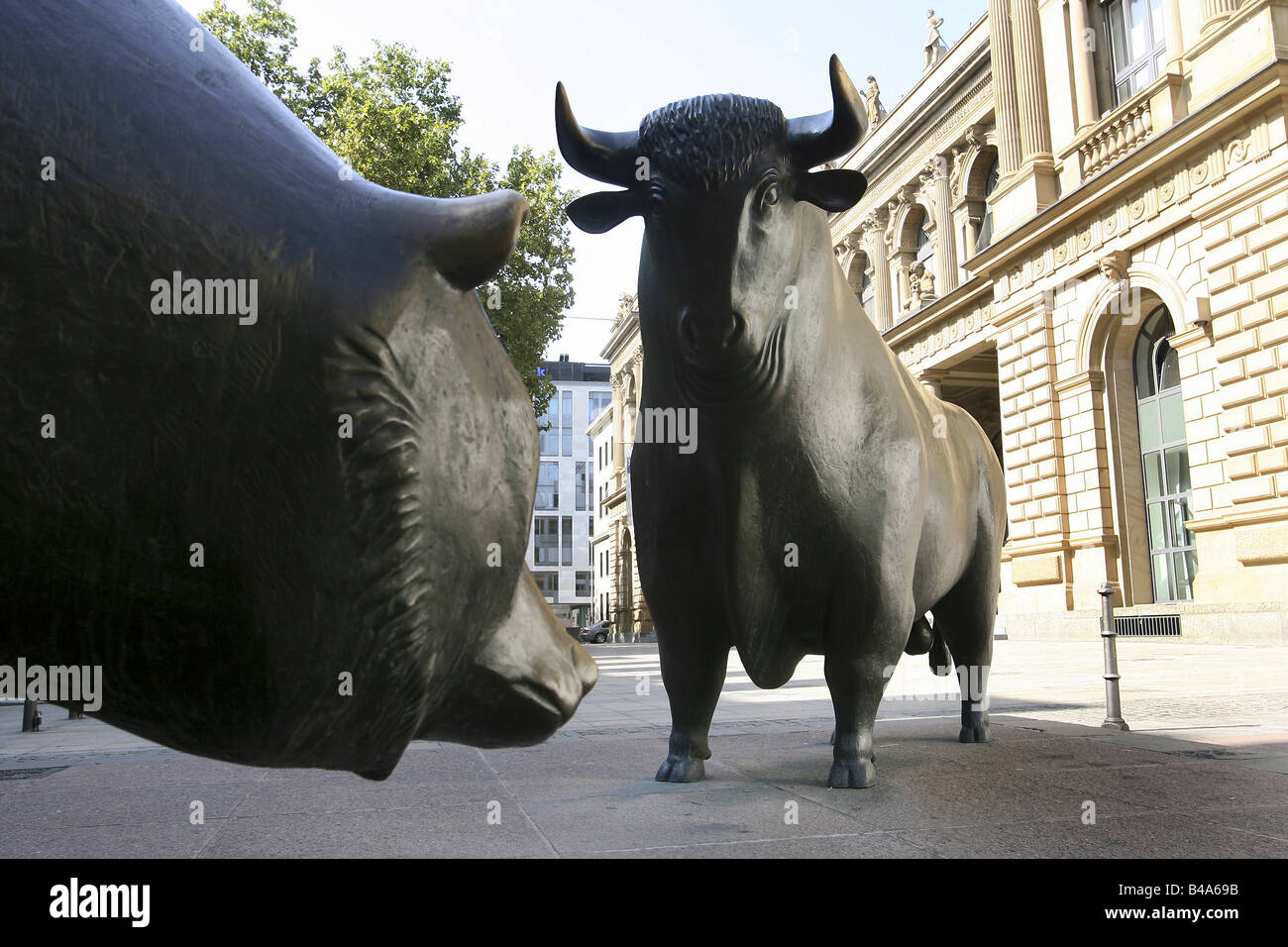 Der Bulle und der Bär-Skulptur vor der Deutschen Börse in Frankfurt am Main, Deutschland Stockfoto