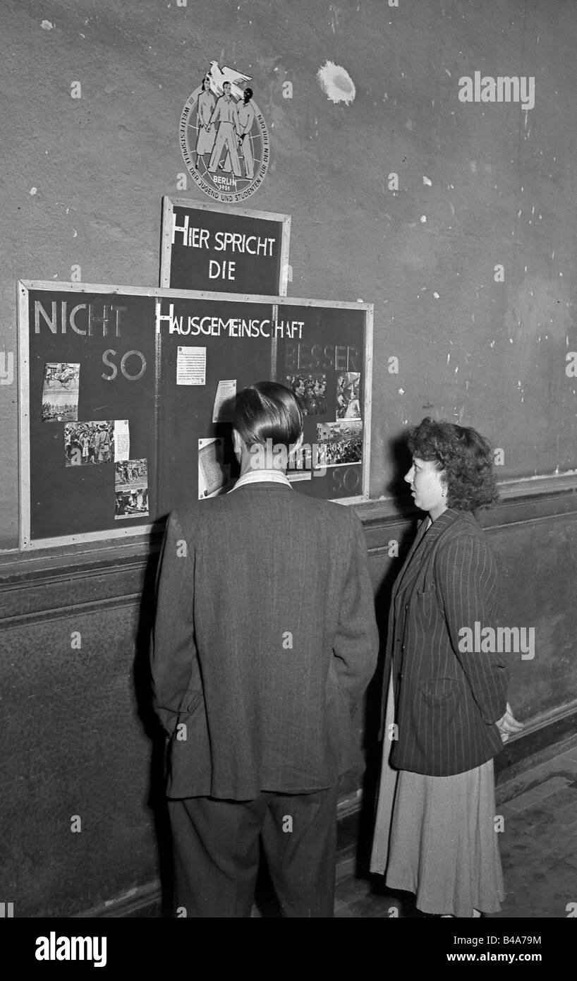 Wohnung, Hausgemeinschaft, Informationsrat, Deutsche Demokratische Republik, 1950er Jahre, Stockfoto