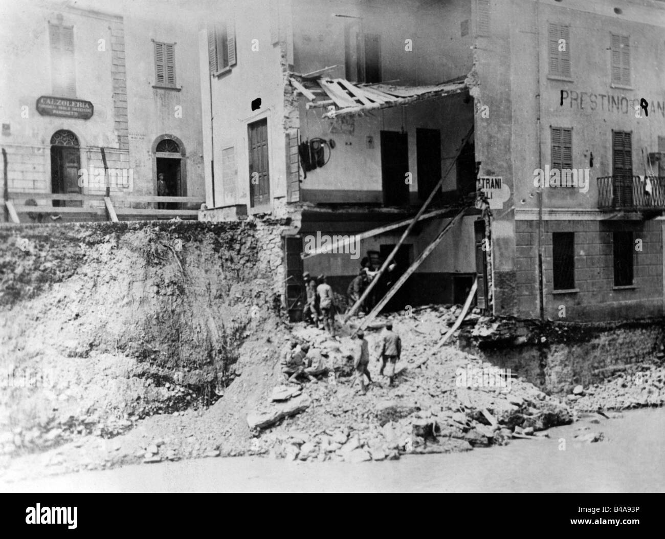 Veranstaltungen, Erster Weltkrieg/erster Weltkrieg, Italienische Front, Haus von einer Schale getroffen, Udine, 1917, Stockfoto