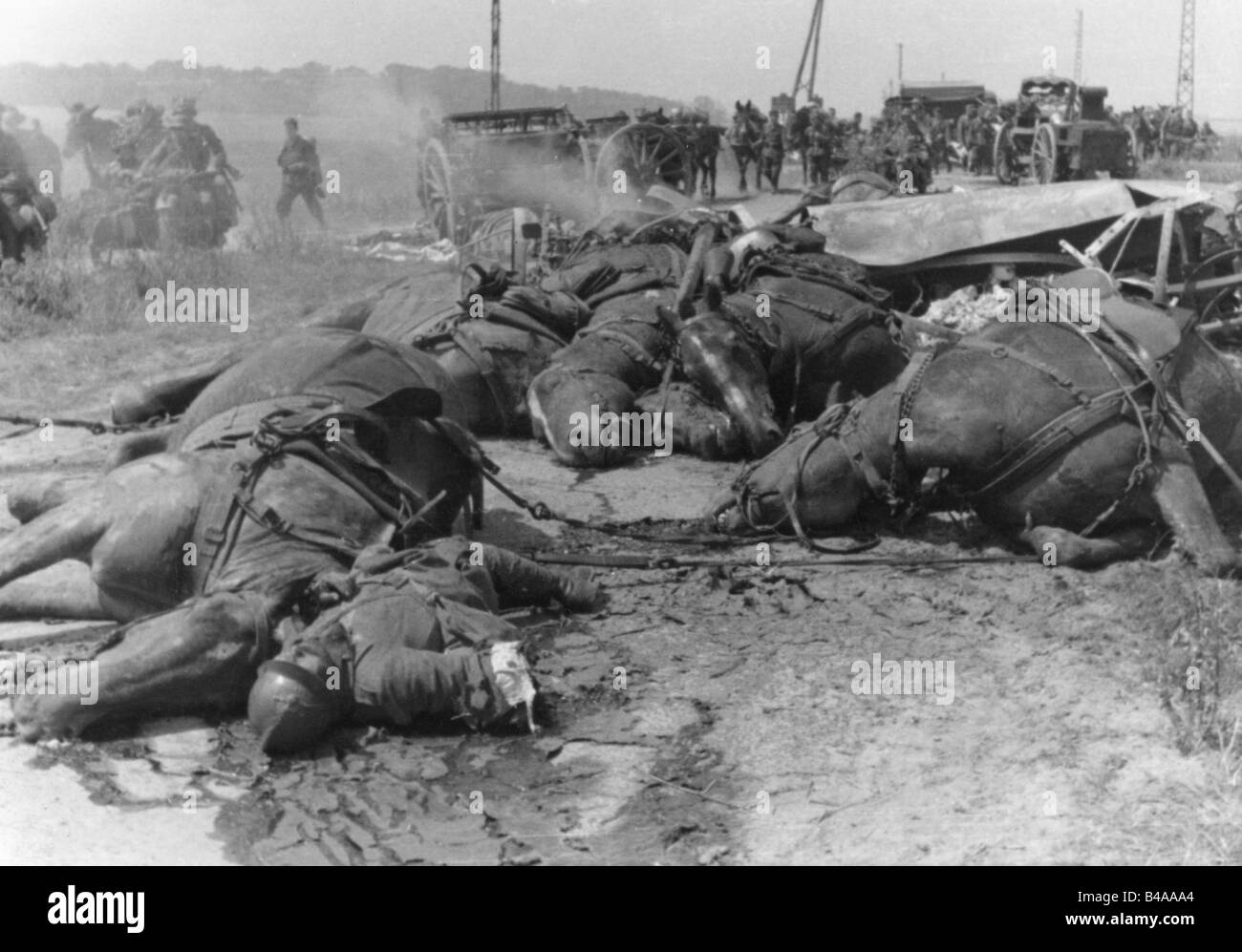 Ereignisse, Zweiter Weltkrieg/zweiter Weltkrieg, Frankreich, französische Artillerie erhielt einen direkten Treffer, Mai/Juni 1940, Stockfoto