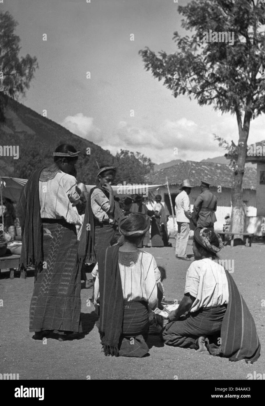 Geografie/Reisen, Guatemala, Menschen, Frauen, Frauen auf einem Markt, 1960er Jahre, Stockfoto