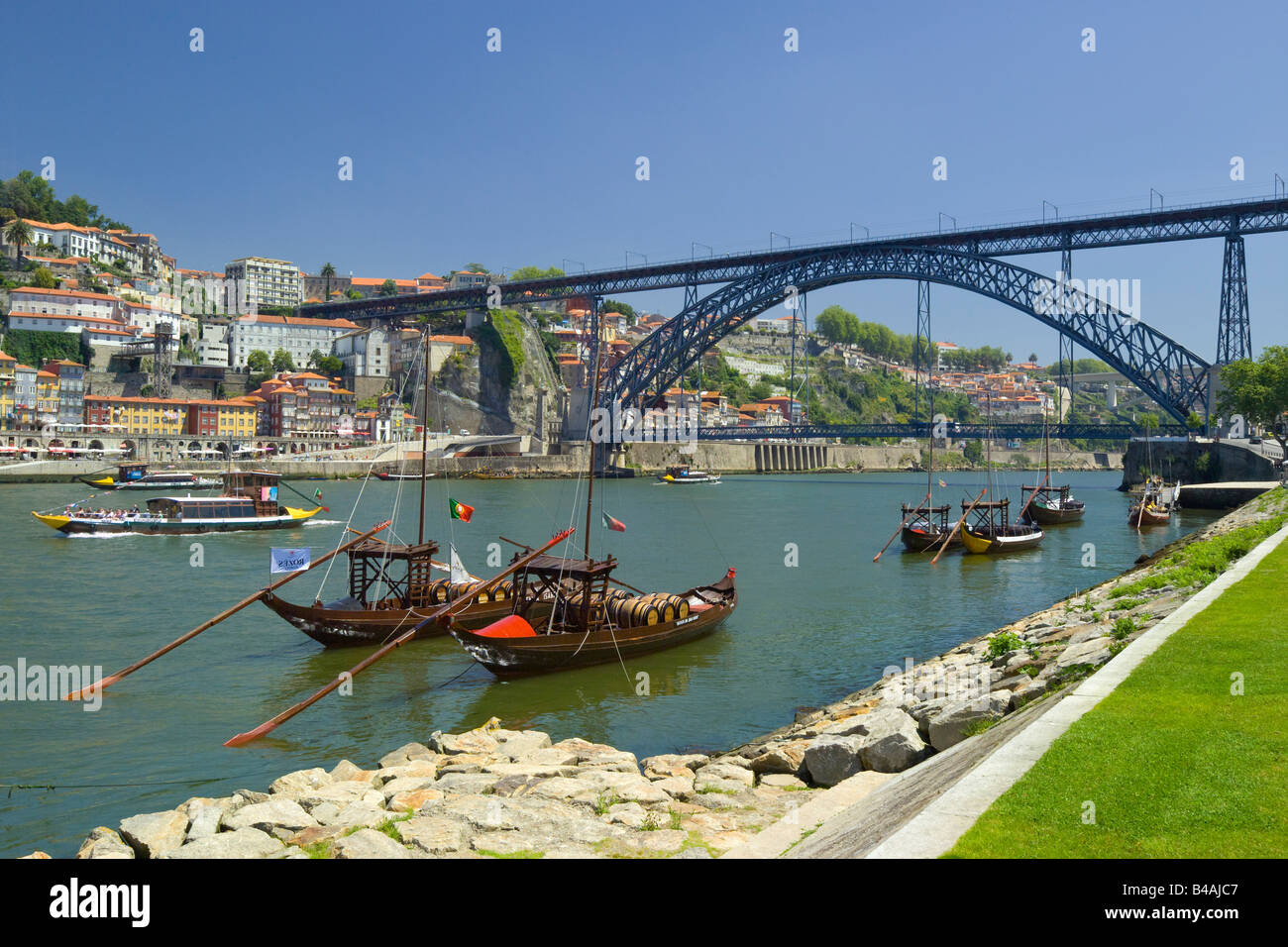 Porto, Porto, den Fluss Douro, Ribeira Bezirk und der Dom Luis ich, von Vila Nova De Gaia, Portugal überbrücken Stockfoto