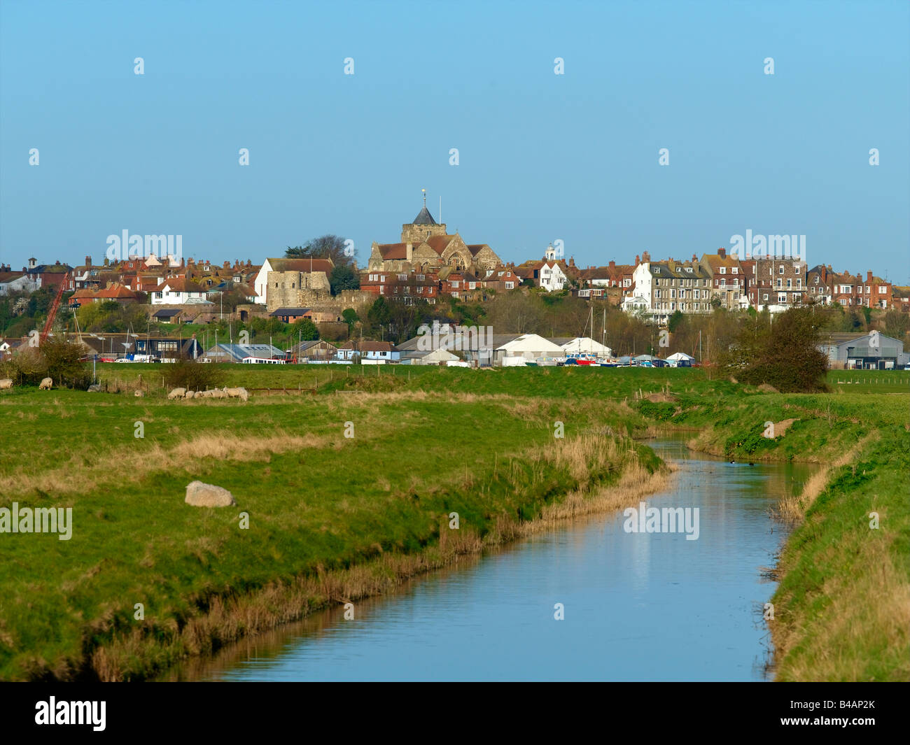 Roggen Zitadelle East Sussex von Marschland betrachtet Stockfoto