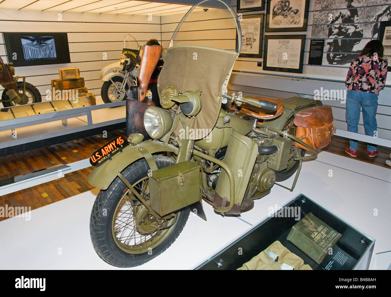 1942 2. Weltkrieg Harley-Davidson Motorrad im neuen Firmen-Museum in Milwaukee, Wisconsin, USA Stockfoto