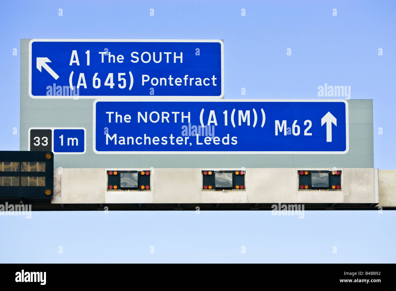 Teilen Sie Norden / Süden Englands Autobahn Zeichen UK Stockfoto