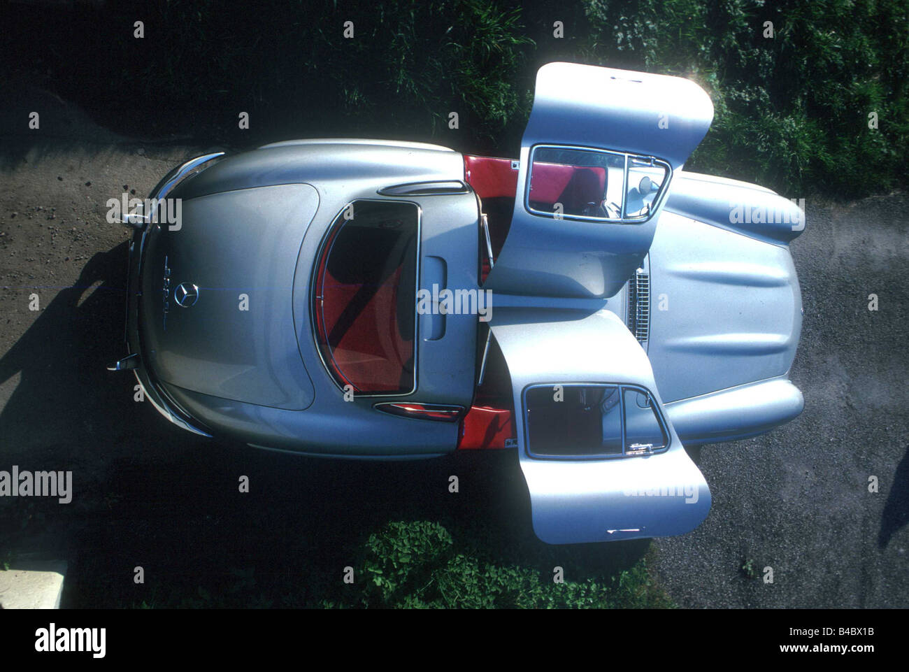 Auto, Mercedes 300 SL Roadster, Baujahr 1954-63, Jahrgang ca., 1950er, 60er Jahre, von oben, Doppel-Türen, öffnen Dooren, Silv Stockfoto