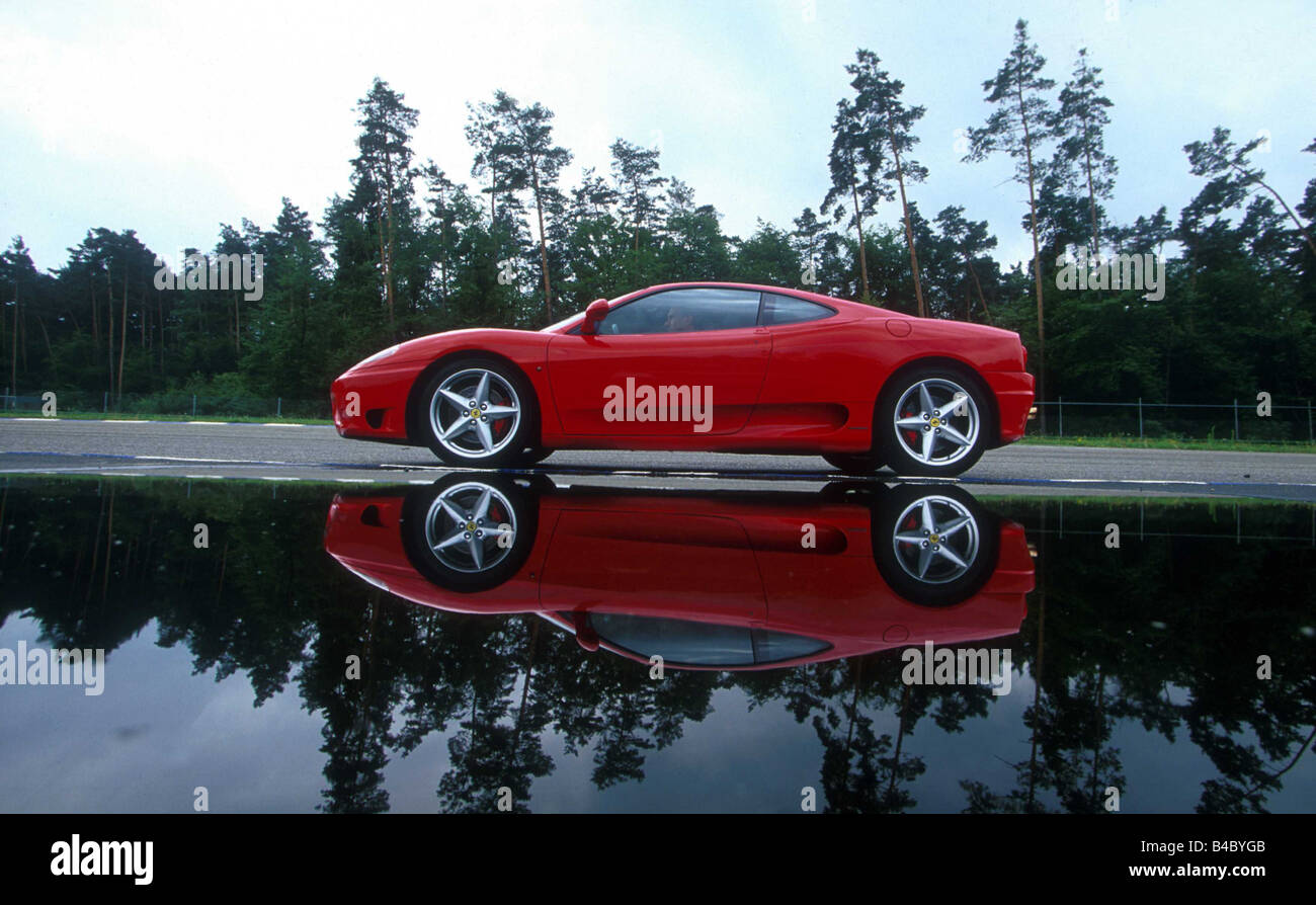 Ferrari 360 Modena, Coupé, Roadster, Auto, Modelljahr 1999-, rot, Seitenansicht, stehend, Aufrechterhaltung, Wasserreflexion, landsapprox.e Stockfoto