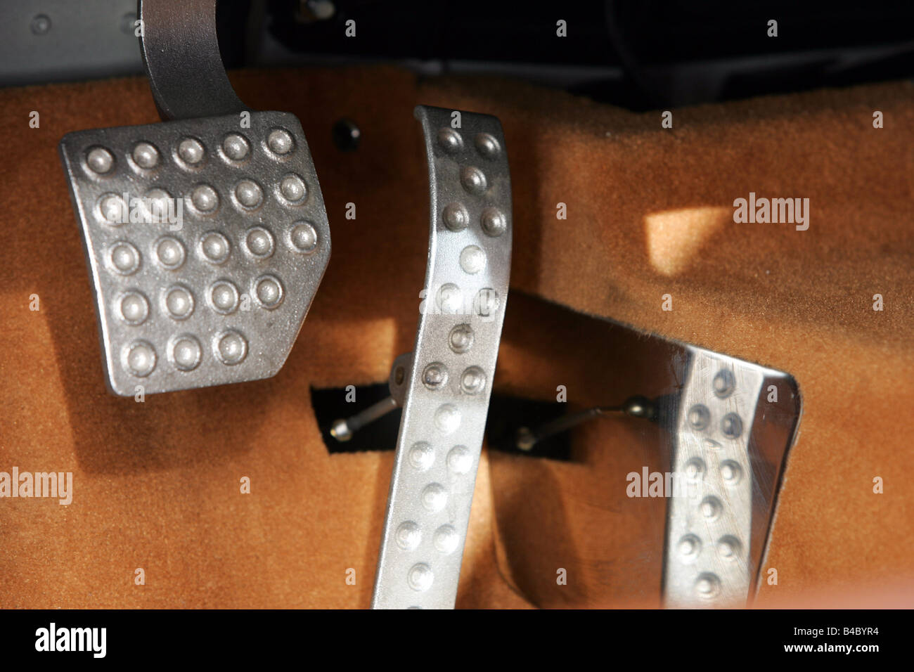 Auto, Ferrari F 430, Baujahr 2004-Roadster, Coupé/Coupe, Silber, detaillierte Ansicht, Innenansicht, Pedale, Technik/Zubehör, Stockfoto