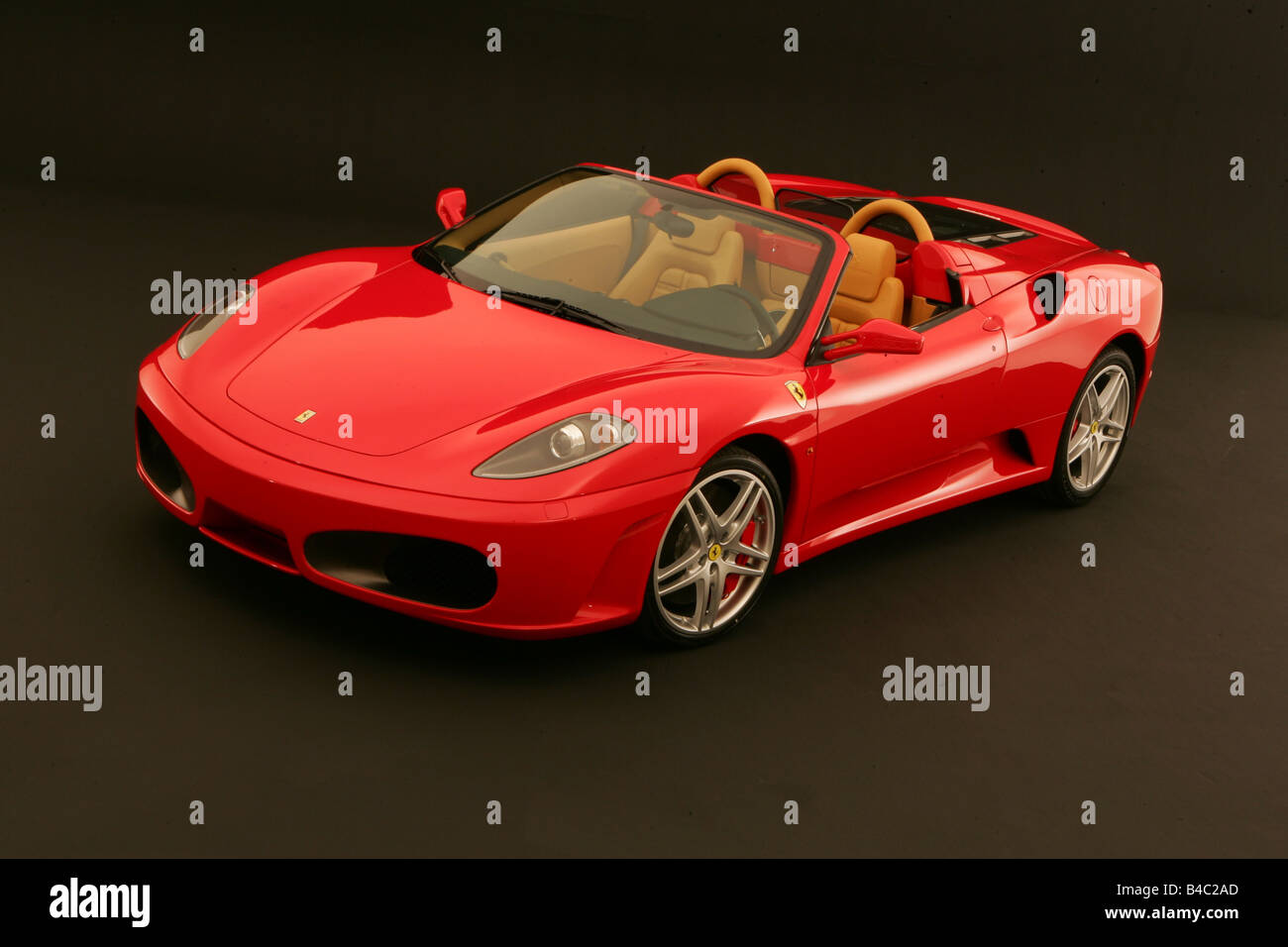 Auto, Ferrari F 430 Spider Cabrio, Modell Jahr 2005-rot, Roadster, stehend, Wahrung, schräg von vorne, frontale v Stockfoto