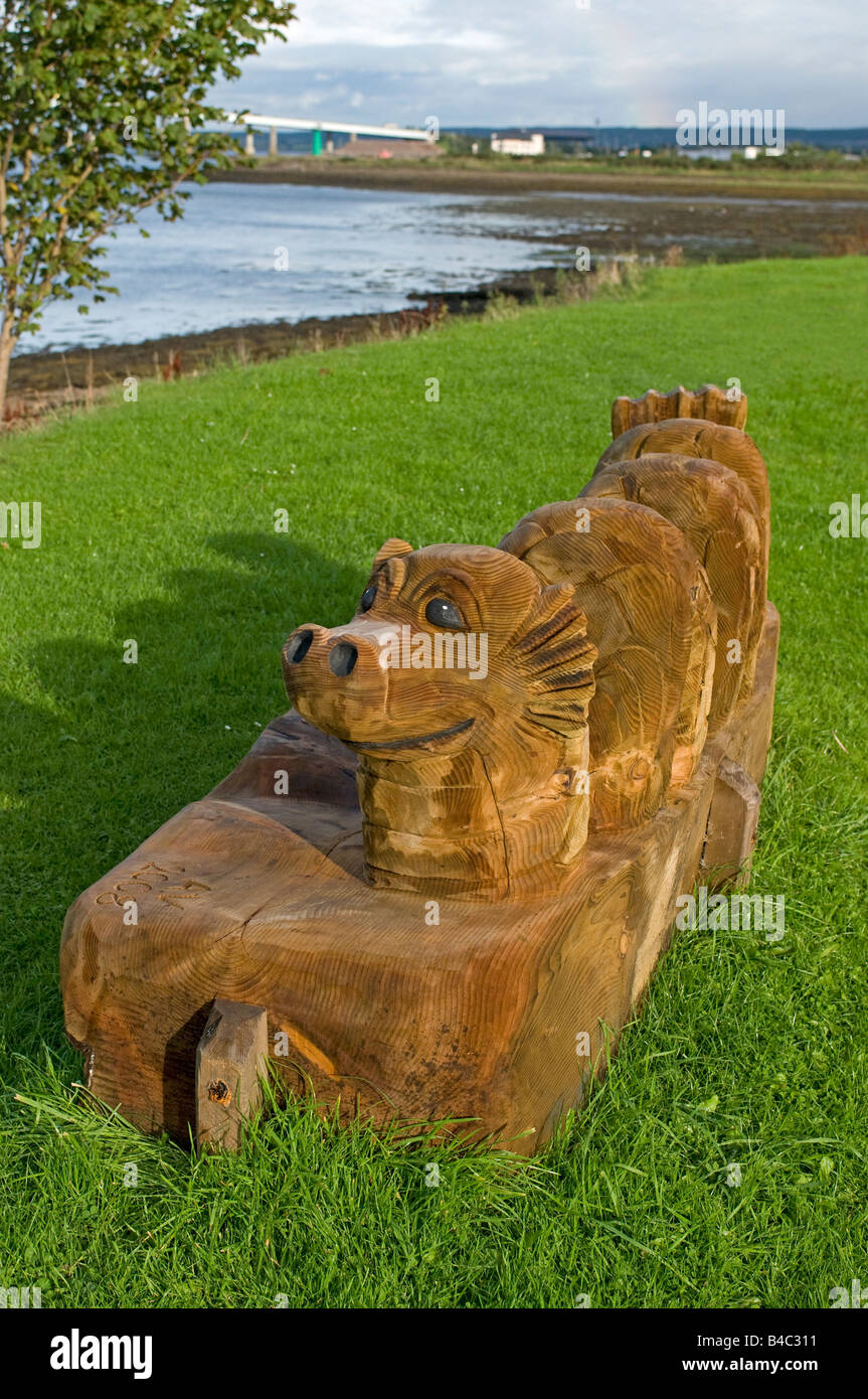 Chainsaw Holzskulptur von "Nessie" Ungeheuer von Loch Ness bei Merkinch Inverness. Stockfoto