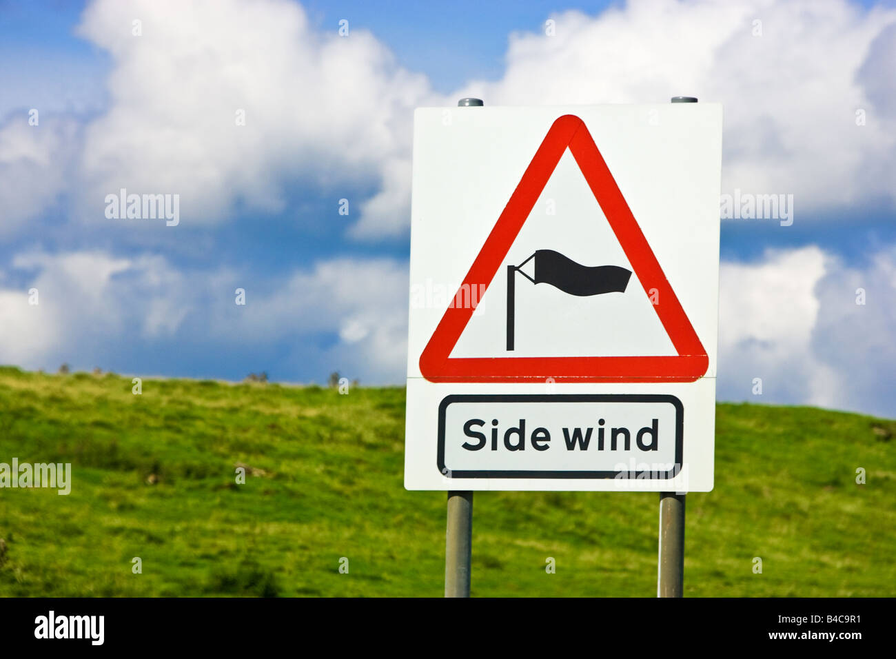 Warnung-Straßenschild der Seite Winde England UK Stockfoto