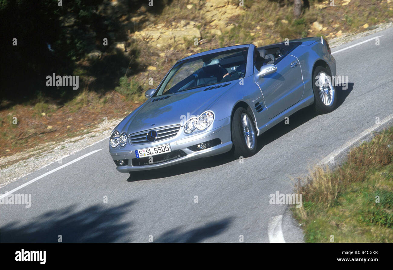 Auto, Mercedes SL 55 AMG, Cabrio, Modell Jahr 2002, Silber, offenen Verdeck, Landstraße, landsapprox.e, Meer/Küste, diag Stockfoto