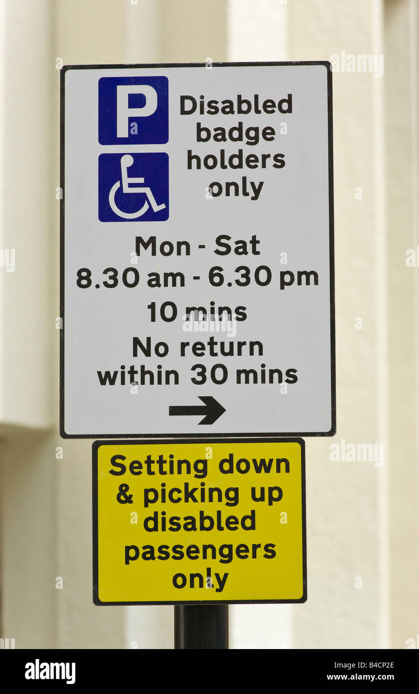 Behinderten Parkplatz Schild, England Stockfoto