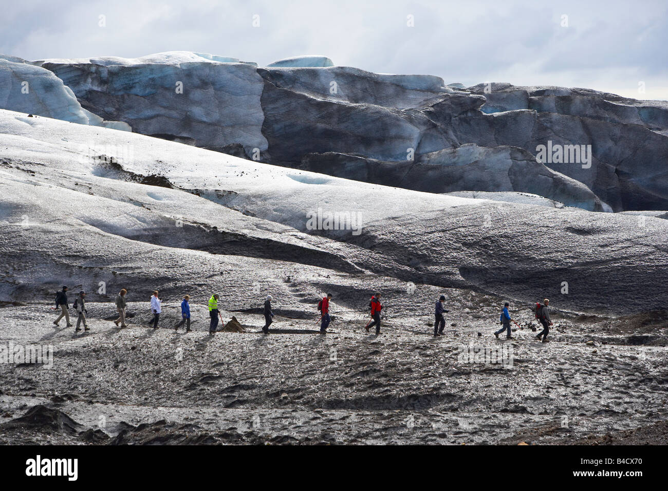 Touristen auf Svinafellsjokull Gletscher, Island Stockfoto