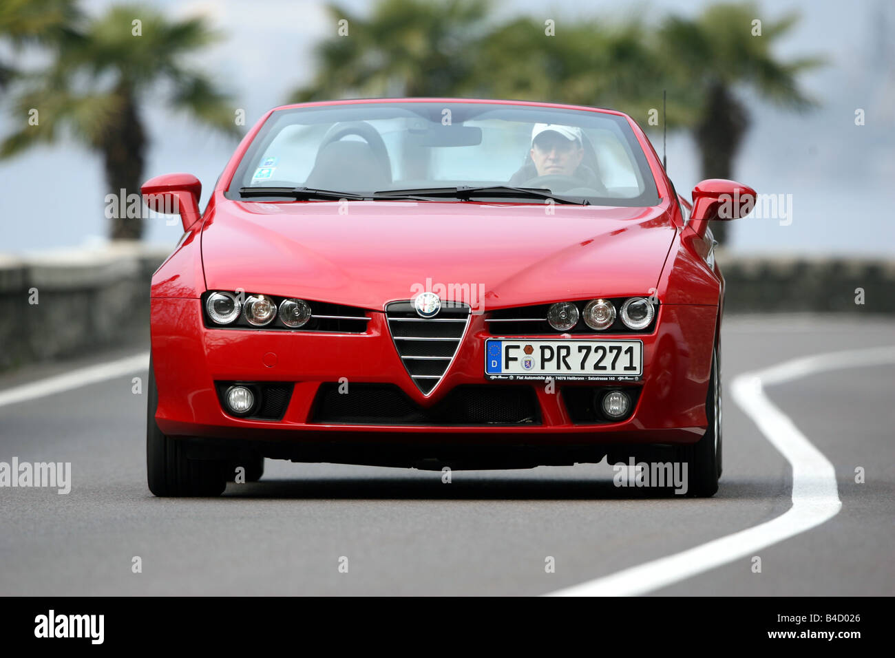 Alfa Romeo Spider 3.2 JTS V6 24V Q4 Exclusive, Modell Jahr 2006-, rot, fahren, schräg von vorne, Vorderansicht, Land ro Stockfoto