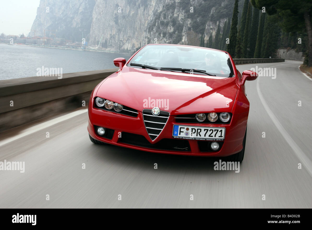 Alfa Romeo Spider 3.2 JTS V6 24V Q4 Exclusive, Modell Jahr 2006-, rot, fahren, schräg von vorne, Vorderansicht, Land ro Stockfoto