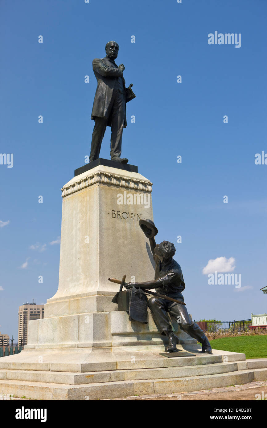 Statue von George Brown (1818-1880) auf dem Gelände des Parliament Hill, Stadt von Ottawa, Ontario, Kanada Stockfoto