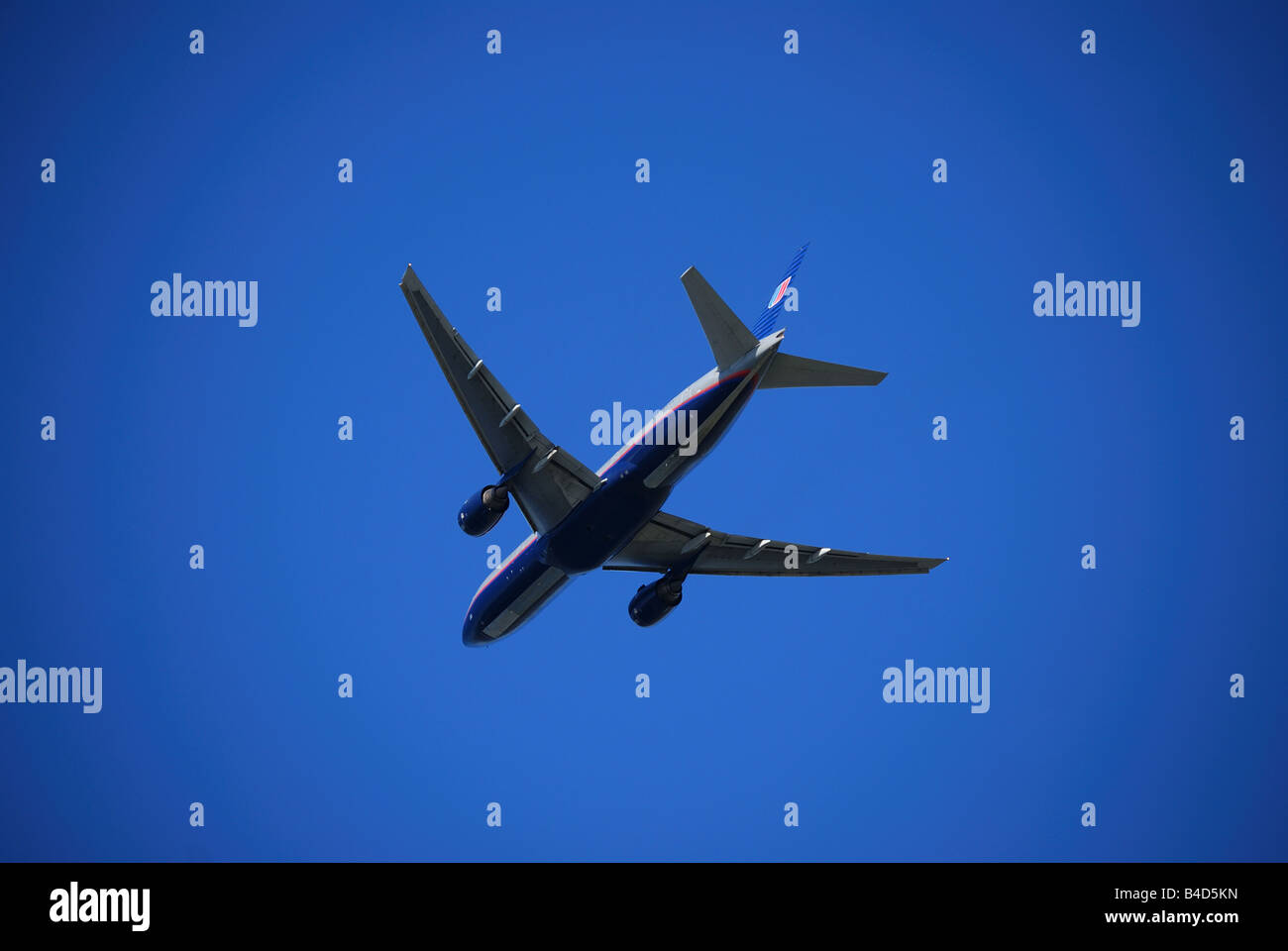 United Airlines Boeing 777 Flugzeug abheben, Heathrow Airport, Greater London, England, Vereinigtes Königreich Stockfoto