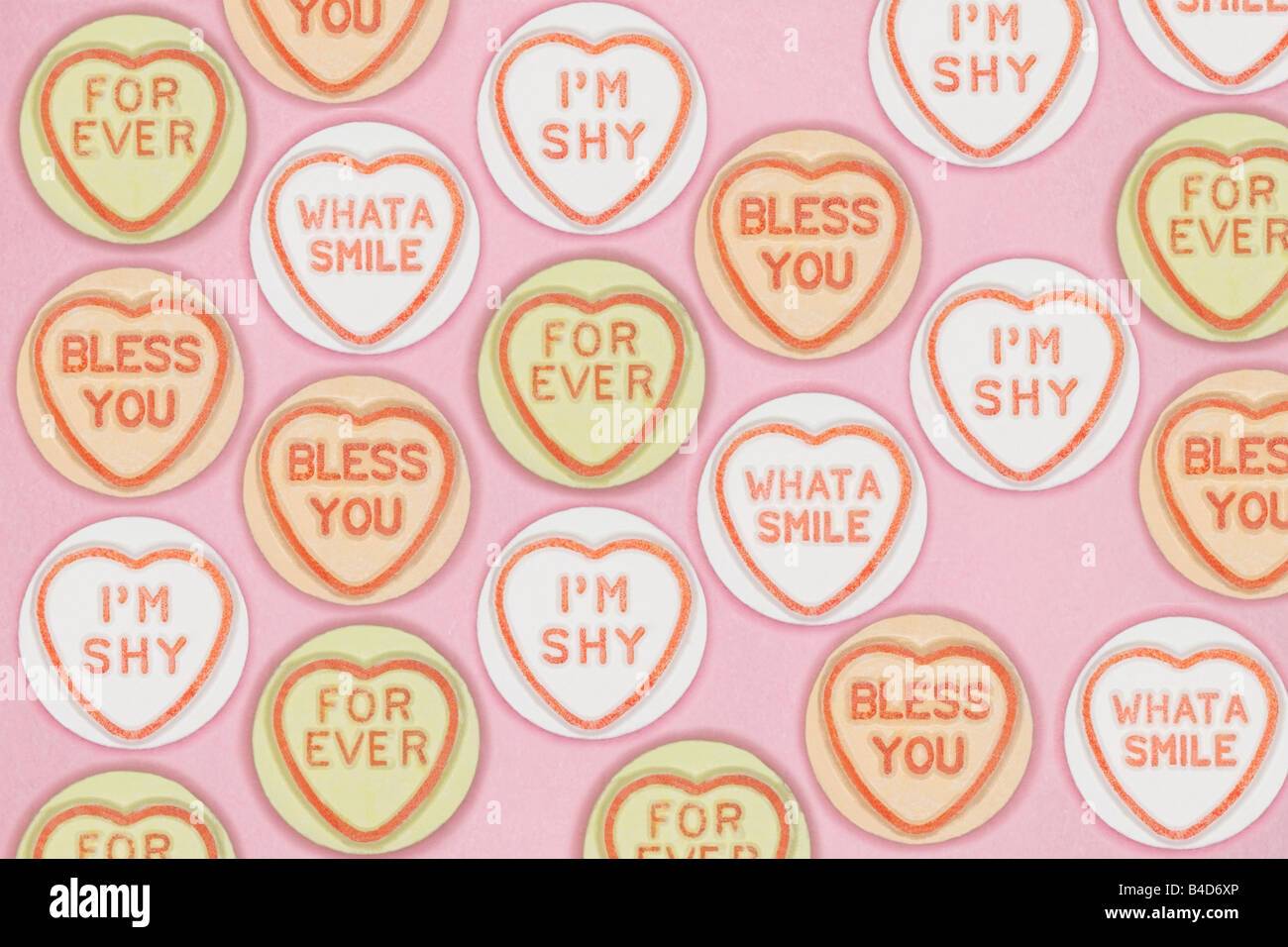 Liebe Herz Valentinstag Süßigkeiten mit Liebesbotschaften Stockfoto Liebe Herz Valentinstag Süßigkeiten mit Liebesbotschaften Stockfoto