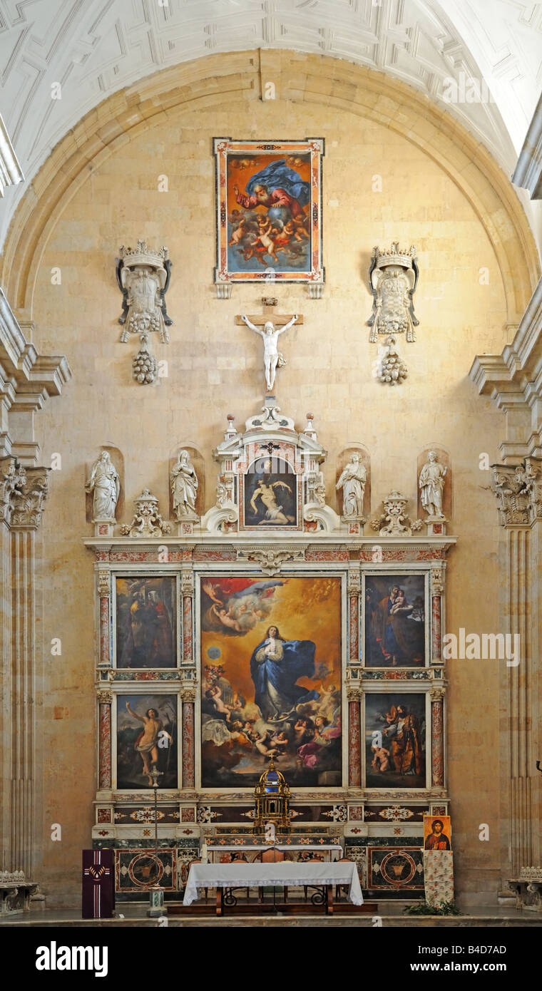 Der Hauptaltar im Inneren Iglesia De La Purísima Concepción Kirche von der Unbefleckten Empfängnis Salamanca Spanien Stockfoto