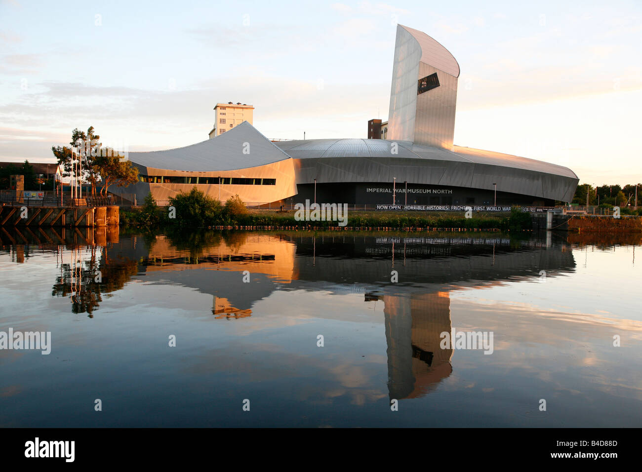 August 2008 - das Imperial War Museum North in Salford Quays Manchester England UK Stockfoto