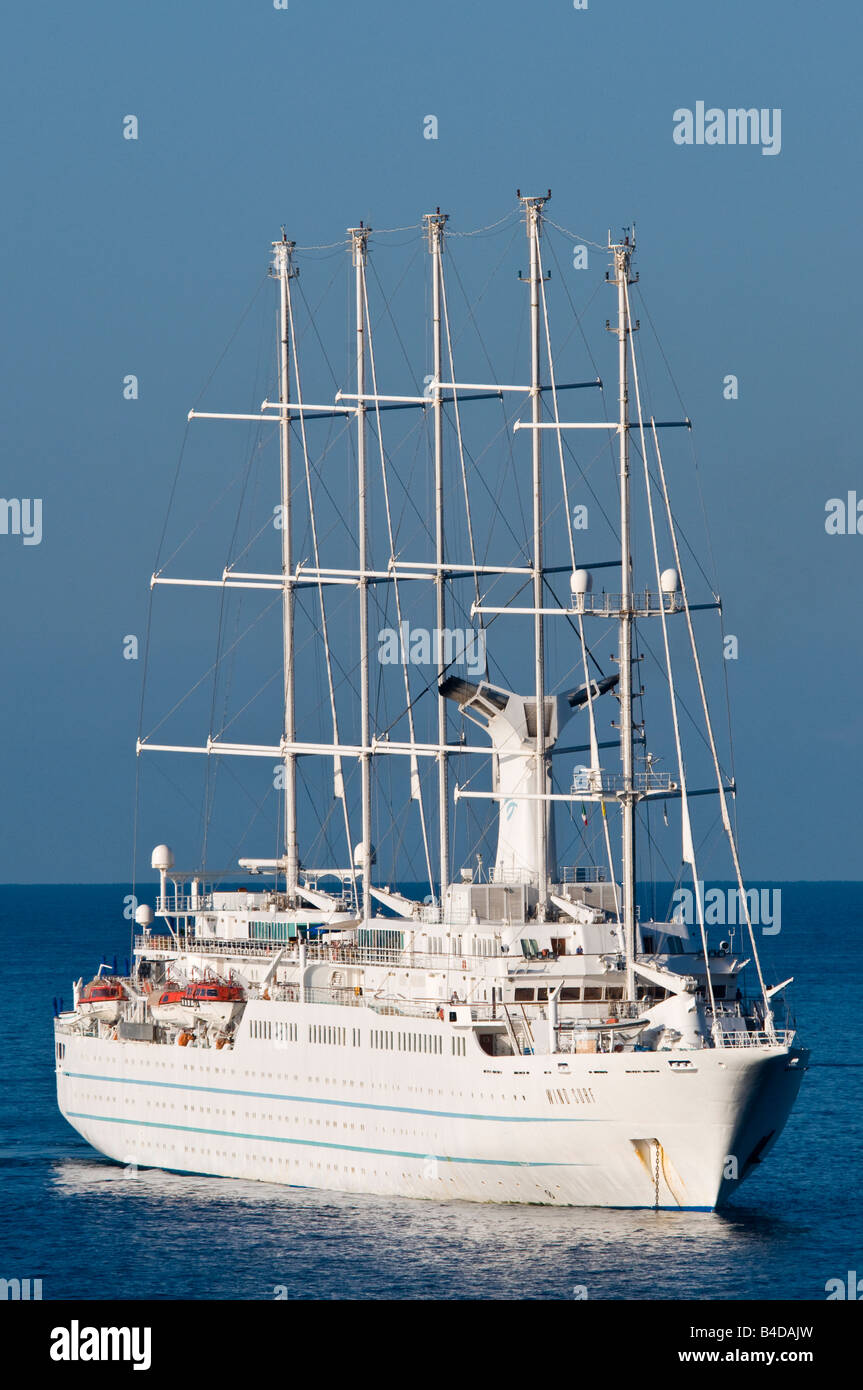 Wind Surf Teil der WindStar-Flotte vor Anker Stockfoto