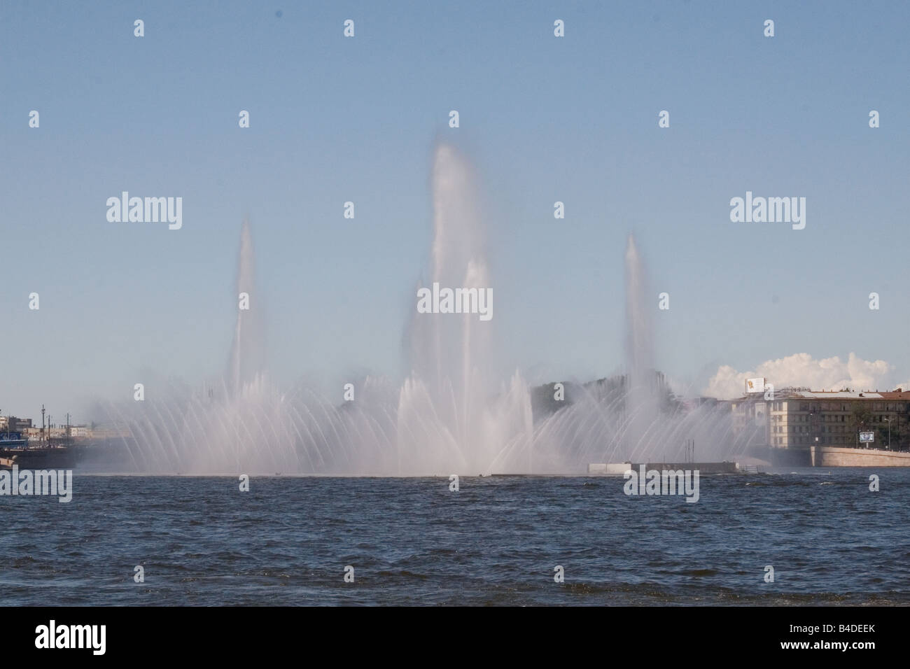 Brunnen in der Newa Spritzwasser. Stockfoto