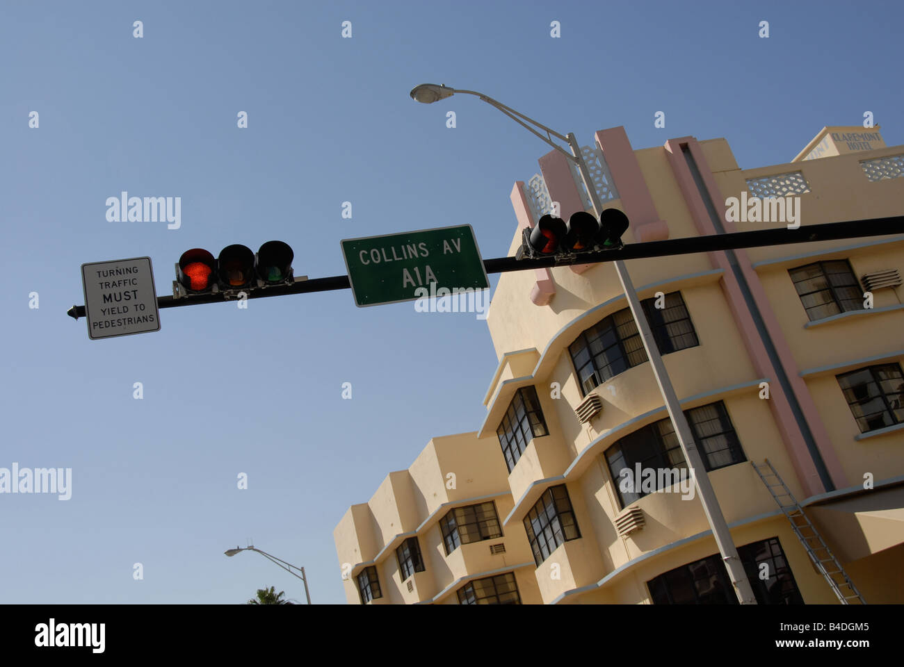Art-Deco-Gebäude auf der Collins Avenue, Miami, Florida USA. Stockfoto