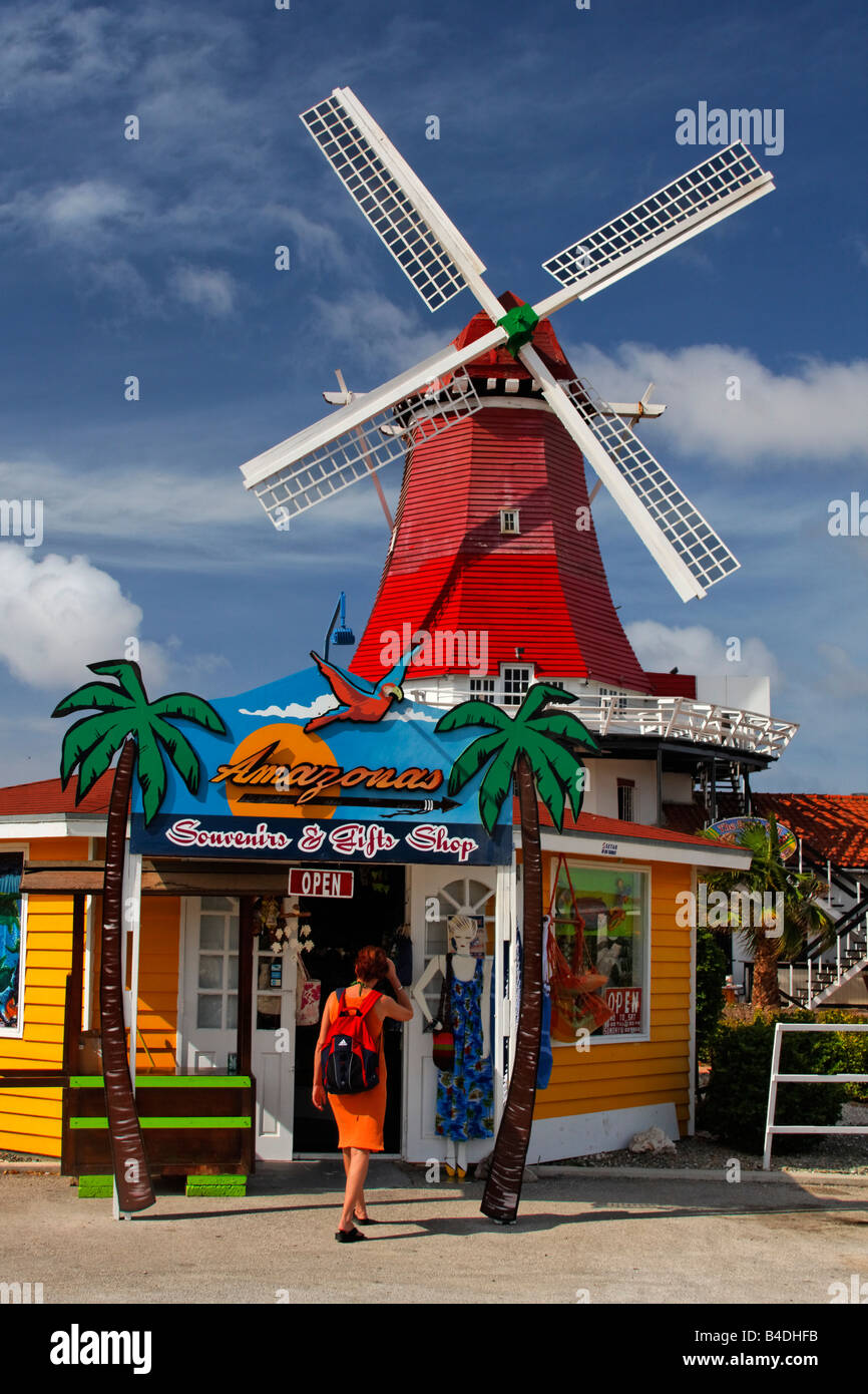 West Indies Aruba The Mill holländische Windmühle De Olde Molen Souvenir-shop Stockfoto