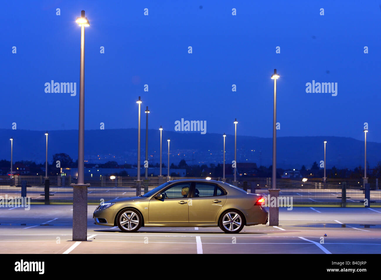 Saab 9-3-2.8 Turbo V6 Aero, Modelljahr 2007-, fahren, stehend, Aufrechterhaltung, Seitenansicht, Stadt, Parkplatz Stockfoto