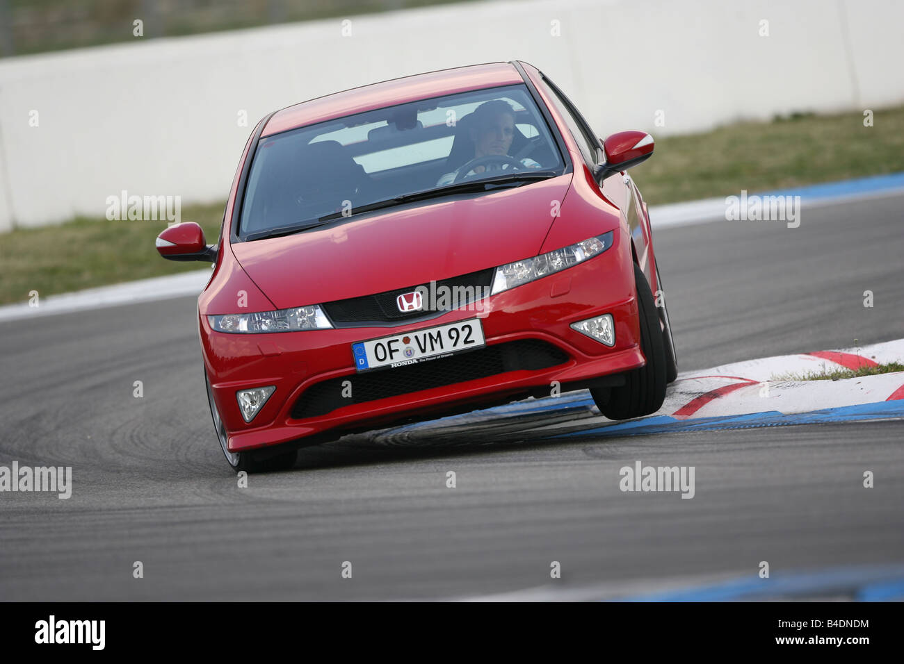 Honda Civic Type R, Modell Jahr 2008-rot, fahren, schräg von vorne, Vorderansicht, Einfahr-und Prüfstrecke Stockfoto