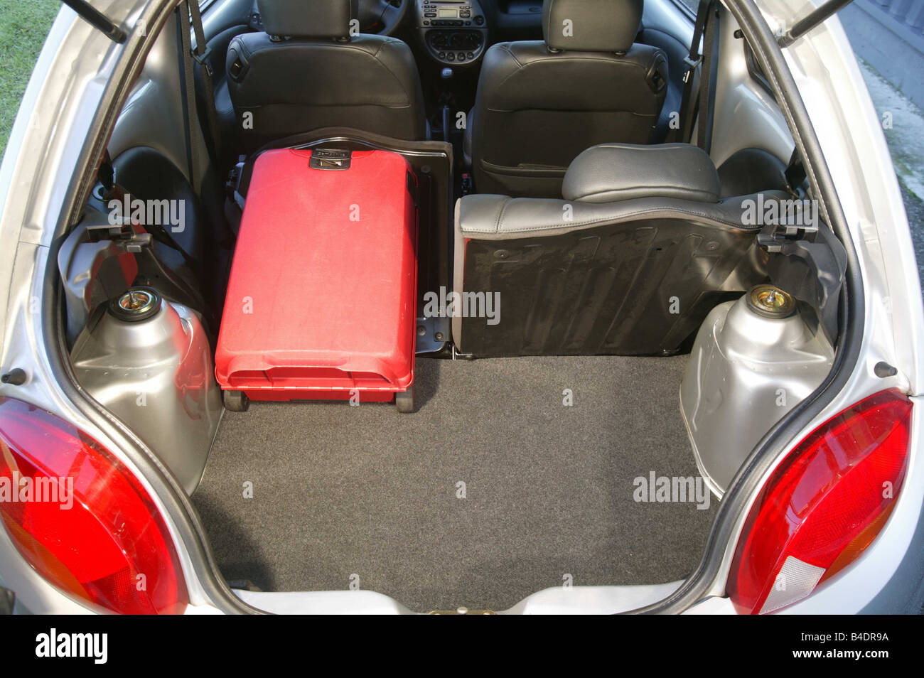 Für Ford KA Auto Fahrzeug Schwarz Hinten Trunk Cargo Gepäck
