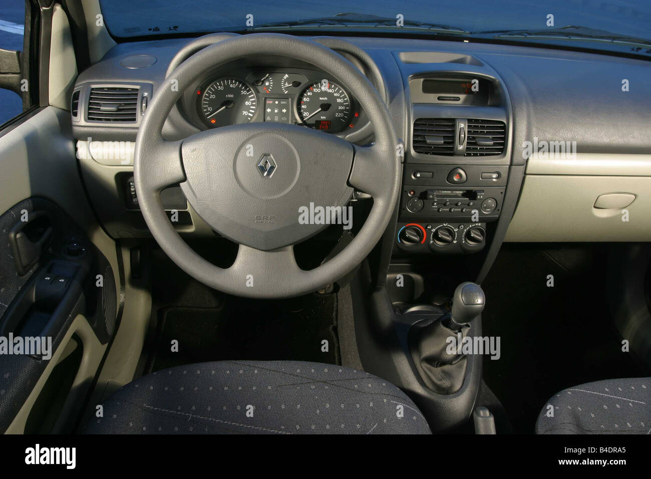 Auto Renault Clio 1 2 16v Kleine Ca Limousine Modell