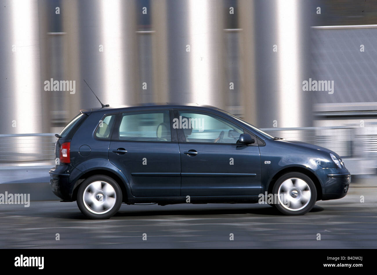 VW Volkswagen Polo TDI, Limousine, Auto, kleine ca., schwarz, Modelljahr 2002-, fahren, Seitenansicht, Stadt Stockfoto