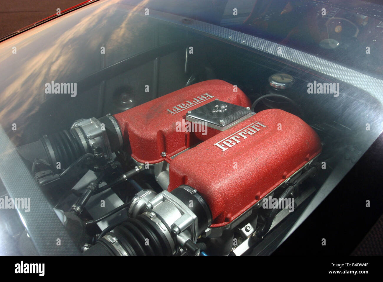 Auto, Ferrari 360 Challenge Stradale, Roadster, Coupé/Coupe, rot, Blick in den Motorraum, Motor, Technik/Zubehör, Zugang Stockfoto