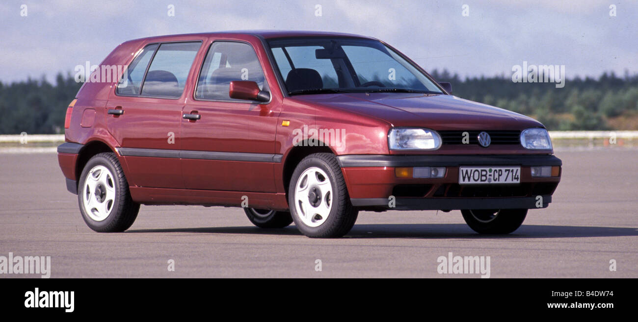 Auto, VW Volkswagen Golf III, Limousine, untere mittlere Klasse, dunkelblau, Baujahr 1991-1997, stehend, Wahrung, diagonal Stockfoto