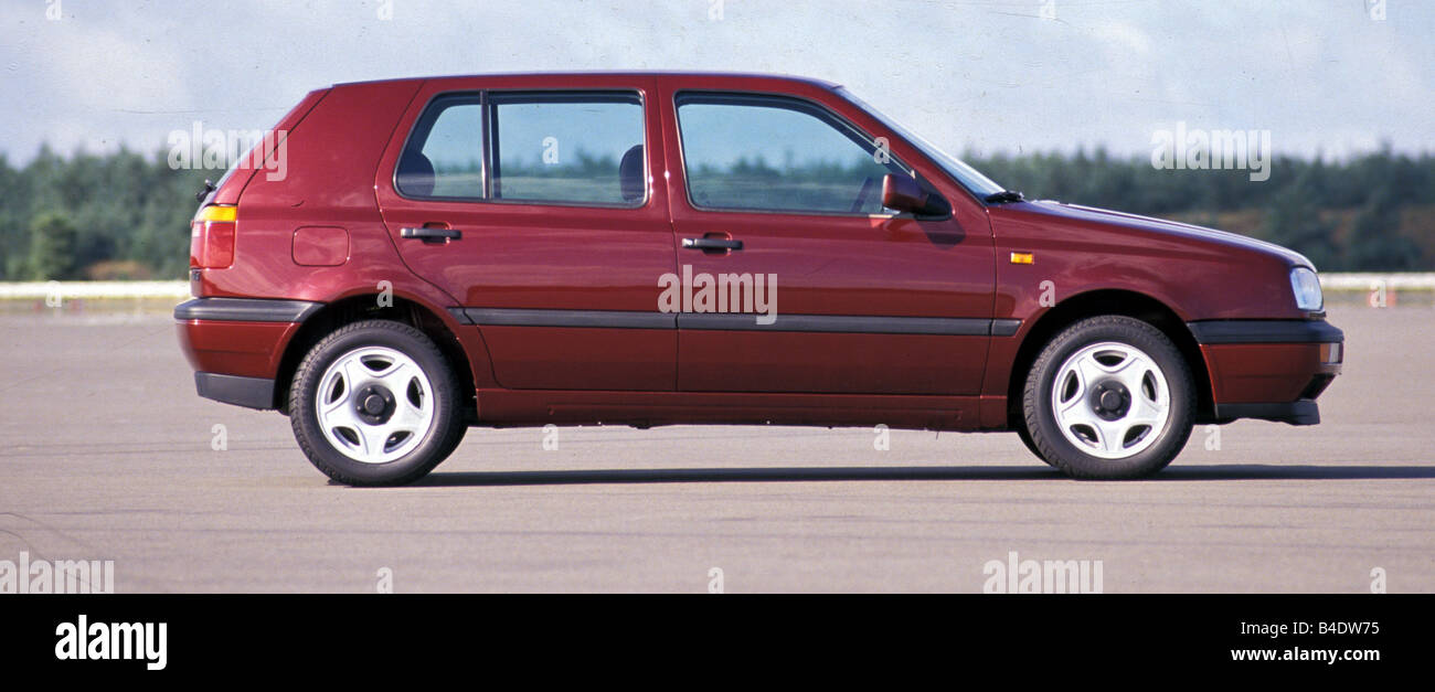 Auto, VW Volkswagen Golf III, Baujahr 1991-1997, stehend, Aufrechterhaltung, Seite vie, Limousine, untere mittlere Klasse, dunkelblau Stockfoto