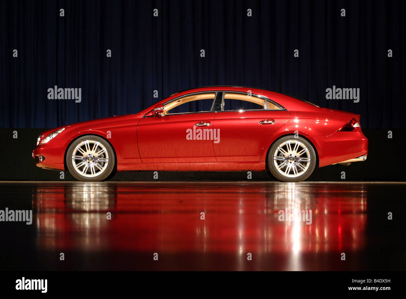 Auto, Mercedes Vision CLS Design Studie, Predotype, Modelljahr 2003, präsentiert auf der IAA 2003, Fäulnis, Studio-Aufnahme, steh Stockfoto