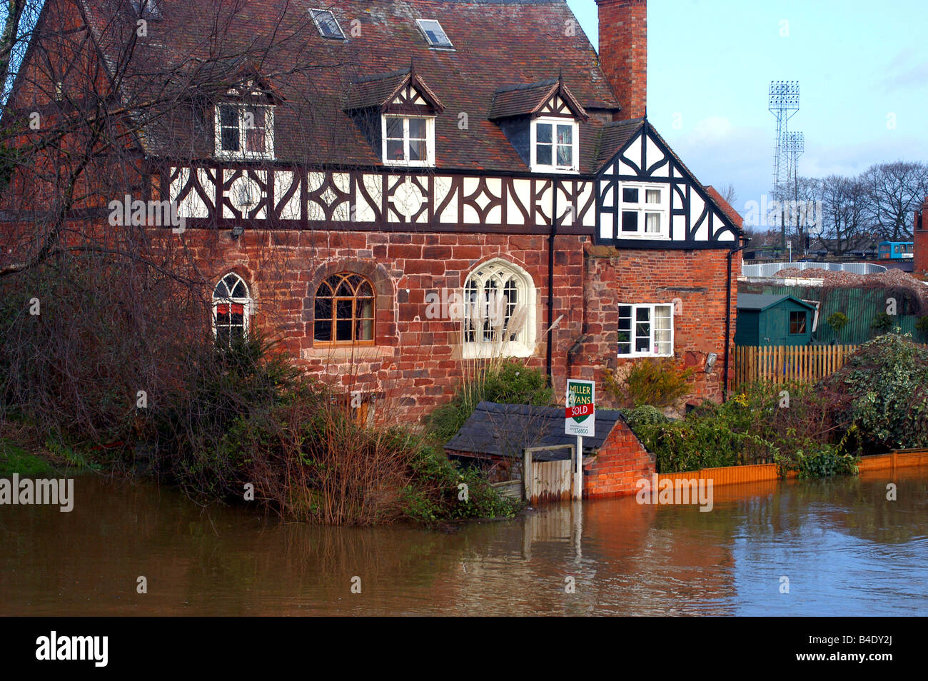 Überfluteten Haus durch den Fluss Severn bei St. Julians Brüder, Shrewsbury, Shropshire Stockfoto