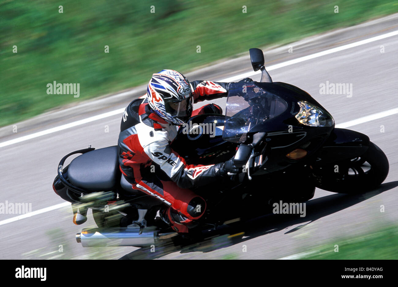 Motor Cycle, Sport Motorrad, Sportler, Suzuki GSX 1300 R Hayabusa, schwarz, Modelljahr 2003, fahren, Schräglage, Sid Stockfoto