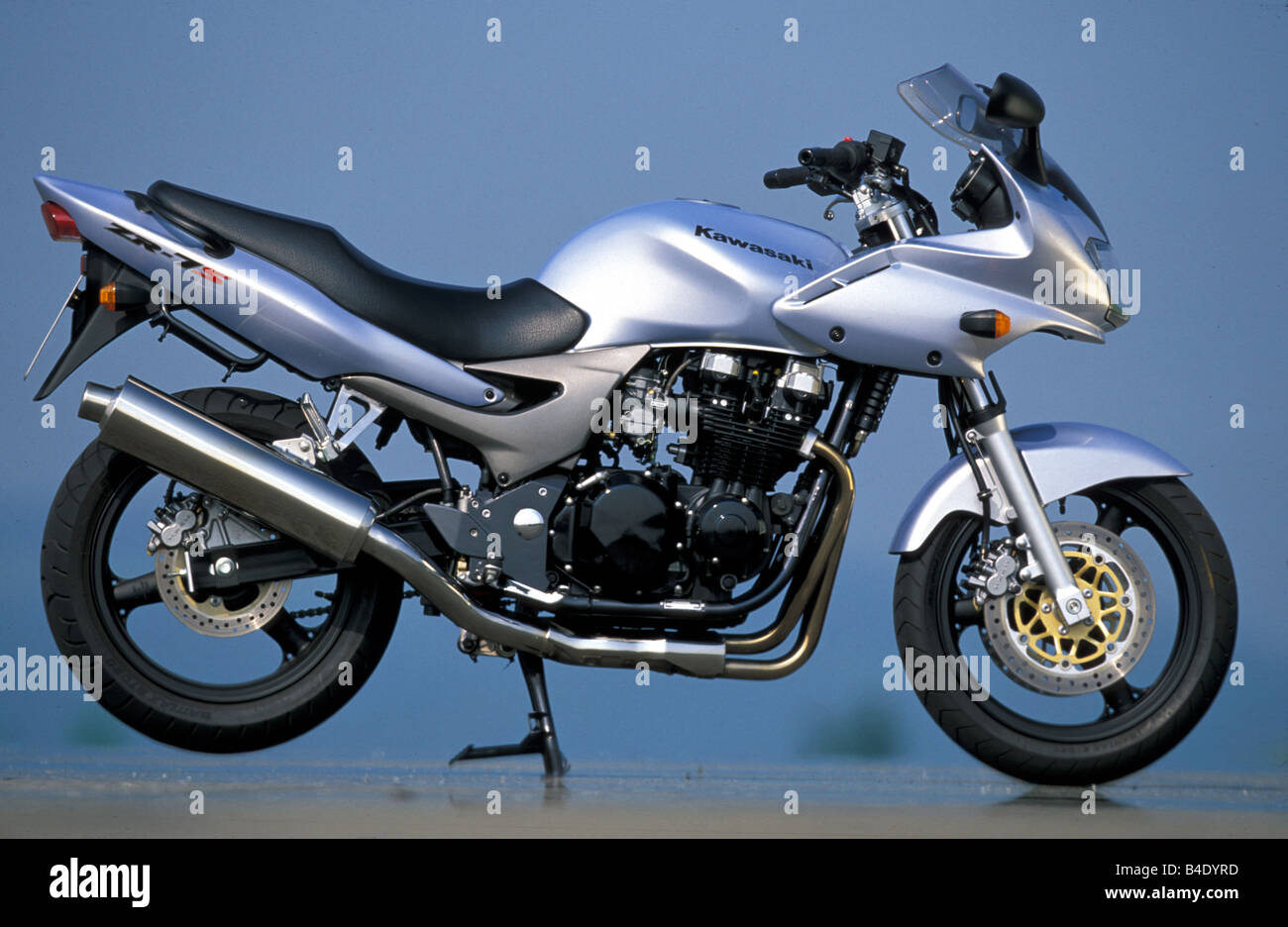 Motor Cycle, Sport Motorrad, Sporttourer, Kawasaki ZR-7 s, Silber, Baujahr 2003, stehend, Wahrung, Side View, e Stockfoto