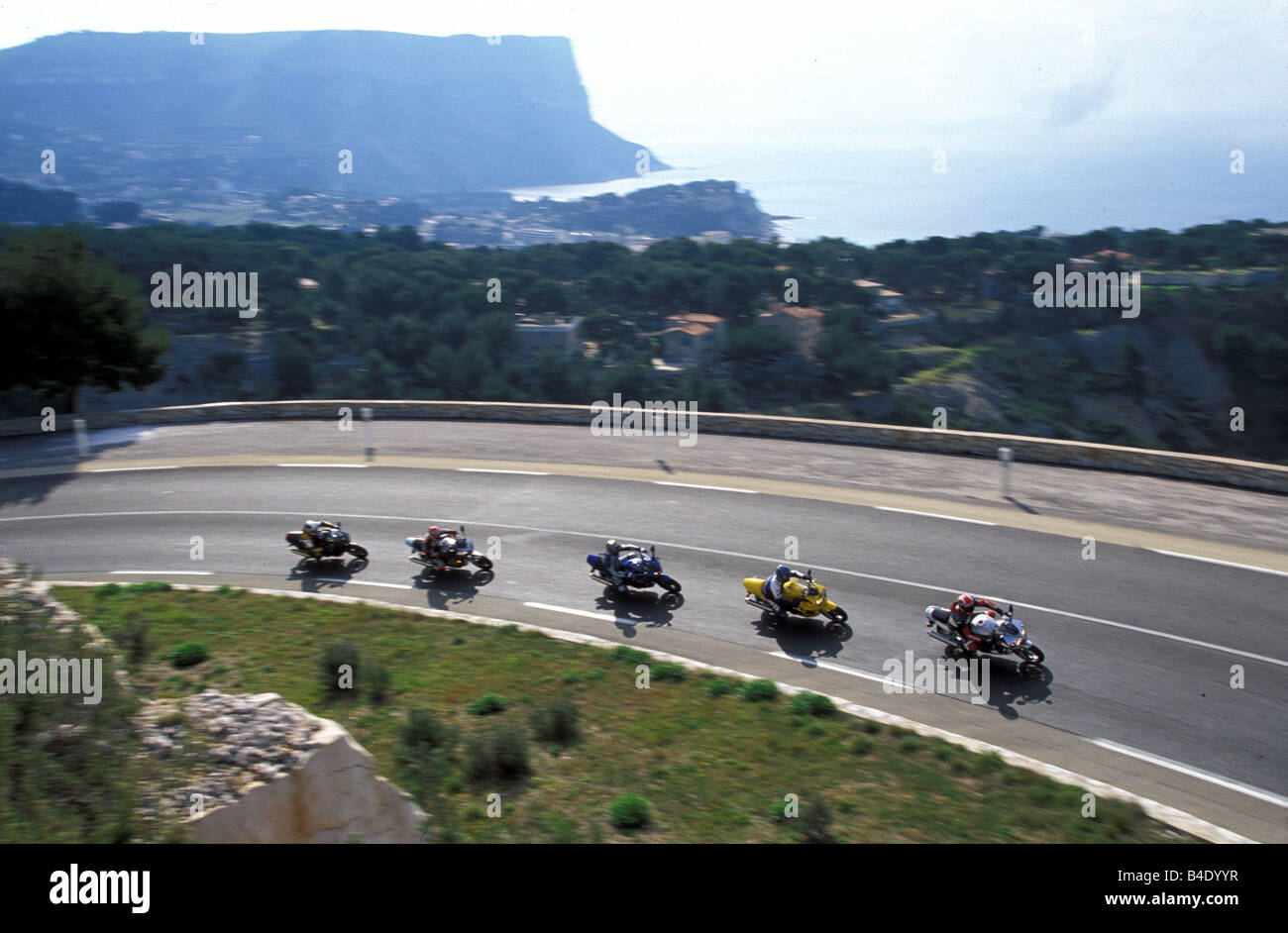 Motor Cycle, Sport Motorrad, Sporttourer, Yamaha ZGF 1000 Fazer, Silber, Baujahr 2003, fahren, Schräglage, Seite Stockfoto