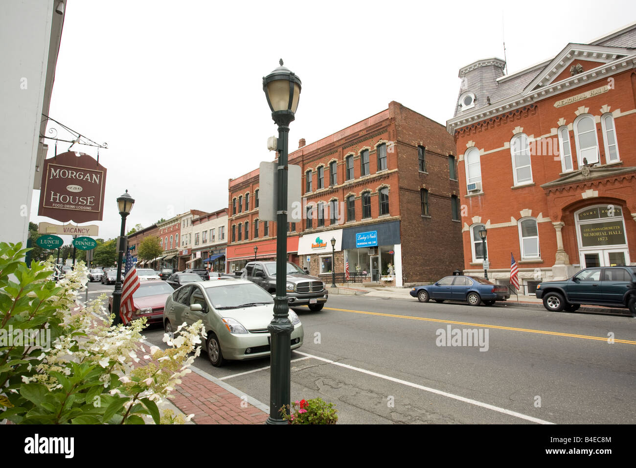 Die kleine Stadt von Lee Massachusetts zieht Touristen an seine malerische Hauptstraße Route 20 Stockfoto